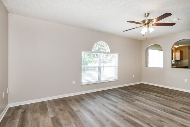 3034 Elbib Dr, Saint Cloud, FL 34772 - photo 6