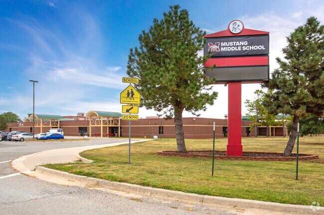 Mustang Middle School serves grades 7-8 in Mustang.