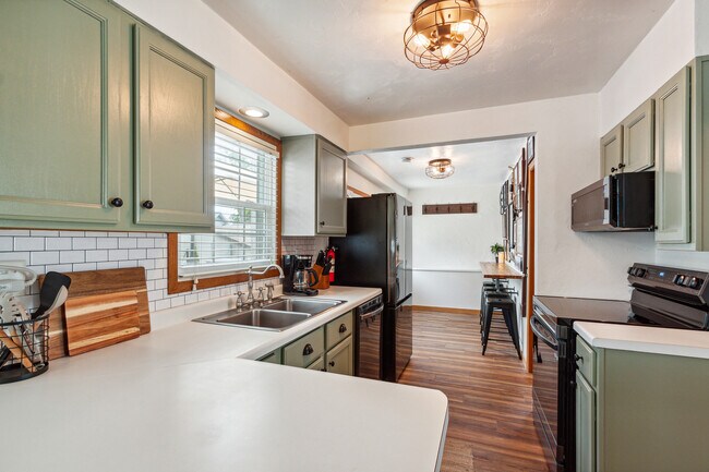 240 Koshkonong Dr, Edgerton, WI 53534 - photo 5