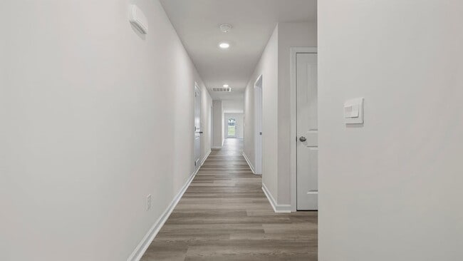 132 Bobbin Rd, Greenville, SC 29611 - photo 2