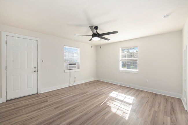 1904 Hampton Ave unit 4, North Charleston, SC 29405 - photo 3