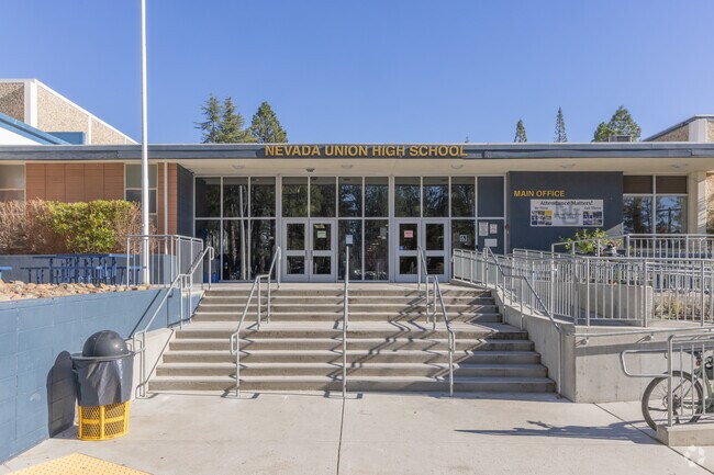 Grass Valley’s Nevada Union High School offers education for grades 9–12.