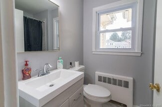 100 Waller Rd, Bridgeport, CT 06606