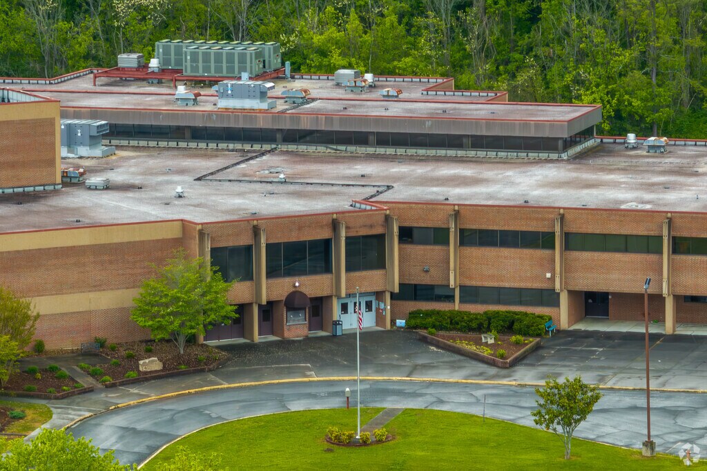 Sullivan Heights Middle School in Kingsport is rated C-plus by Niche.