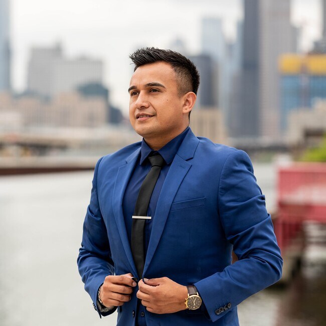 Agent Photo