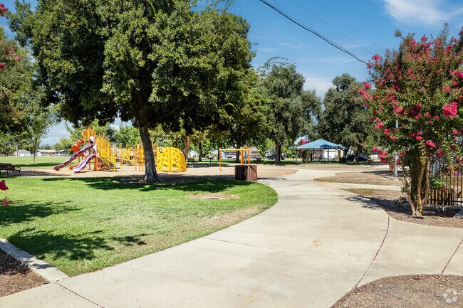 Baer Park offers a skatepark, playground and playing field for visitors in Sacramento.