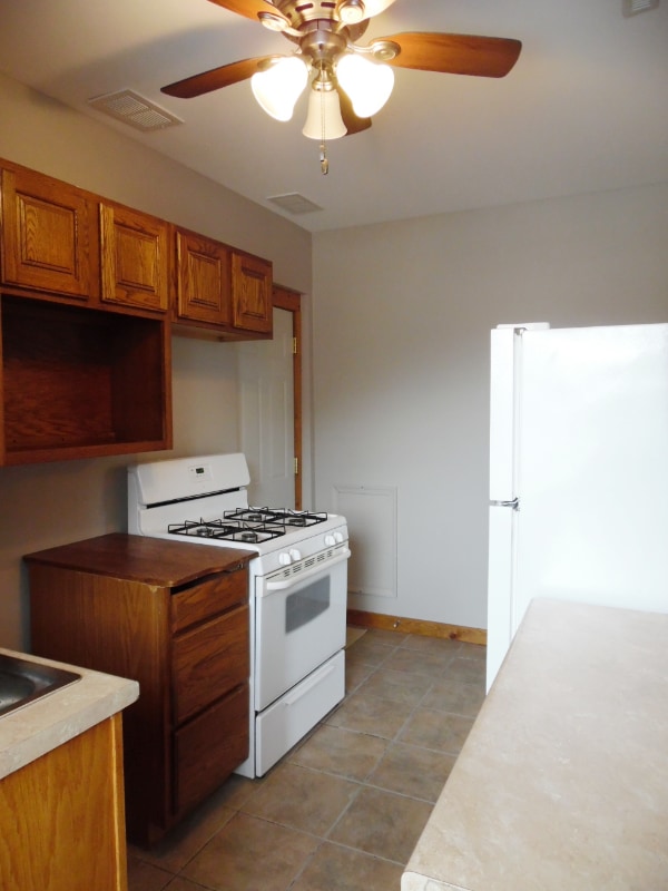 529 Main St unit 2, Marseilles, IL 61341 - photo 6