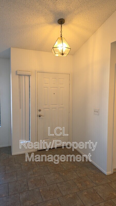 26661 Braddock Rd, Sun City, CA 92586 - photo 4