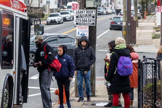 SEPTA has many bus routes that go through the Olney neighborhood to help residents get around.
