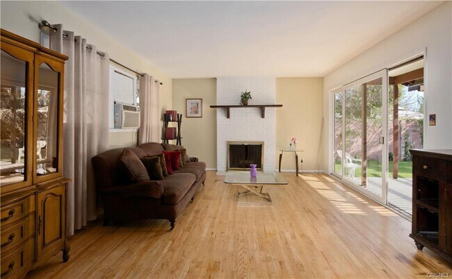 20322 Roscoe Blvd, Winnetka, CA 91306 - photo 2