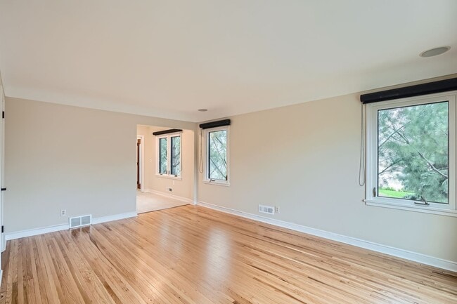 5633 Saint Croix Ave N, Minneapolis, MN 55422 - photo 4