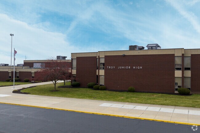 Troy Junior High School has a B rating, according to Niche.
