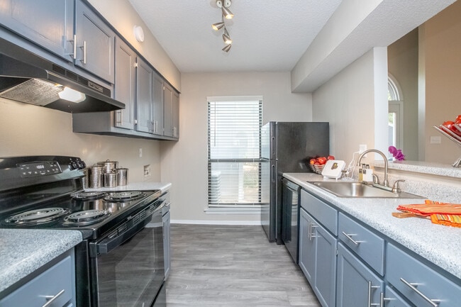 The Park at New Castle, Memphis, TN 38119 - photo 2