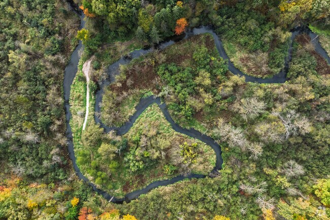 The Yellow River Fishery Area is known for its unique winding waterways.