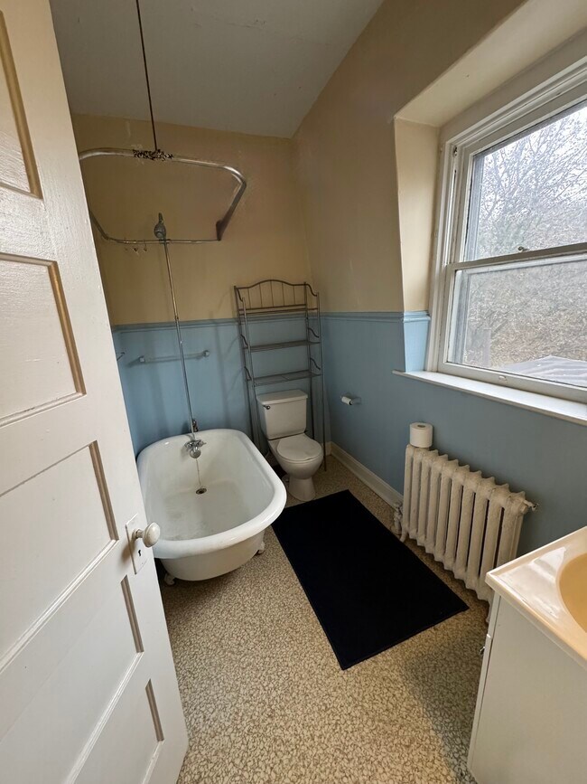 401 Maple Ave Utilities Included, Elmira, NY 14904 - photo 4