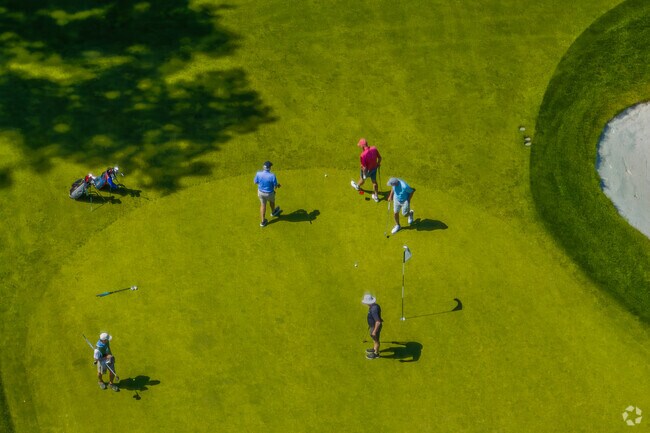 The Brooklawn County Club near Brooklawn-St. Vincent has an 18-hole course.