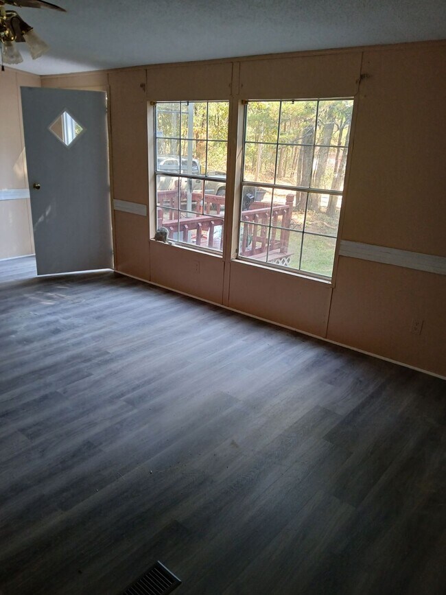 34 Halls Mill Rd, Grove Hill, AL 36451