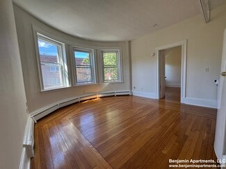 17 Fairbanks St, Brookline, MA 02446