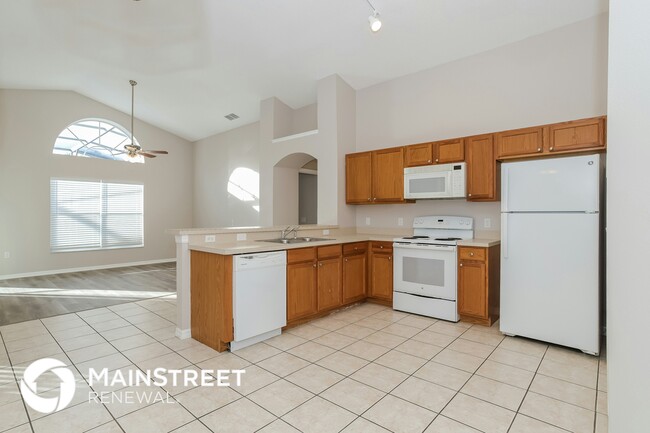 2808 Playing Otter Ct, Kissimmee, FL 34747 - photo 5