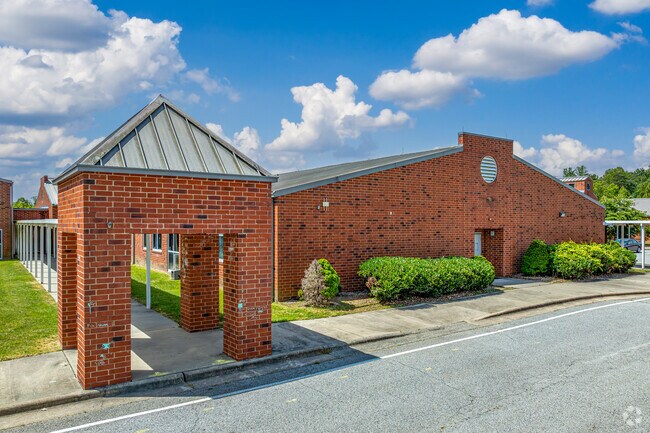 Monticello-Brown Summit Elementary School serves around 300 students.