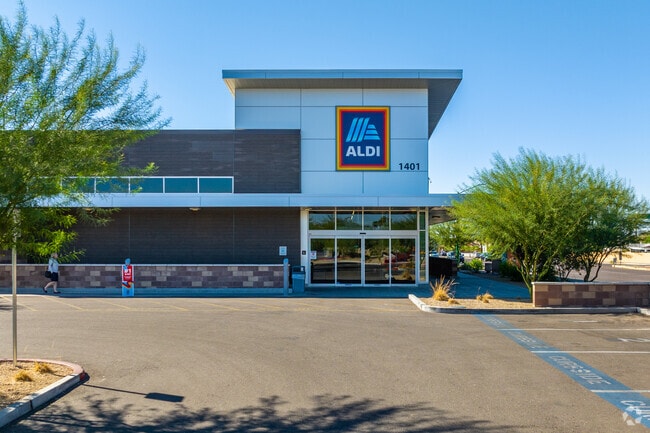 Embrace the local charm and global flavors that Aldi brings to the North Central Phoenix.