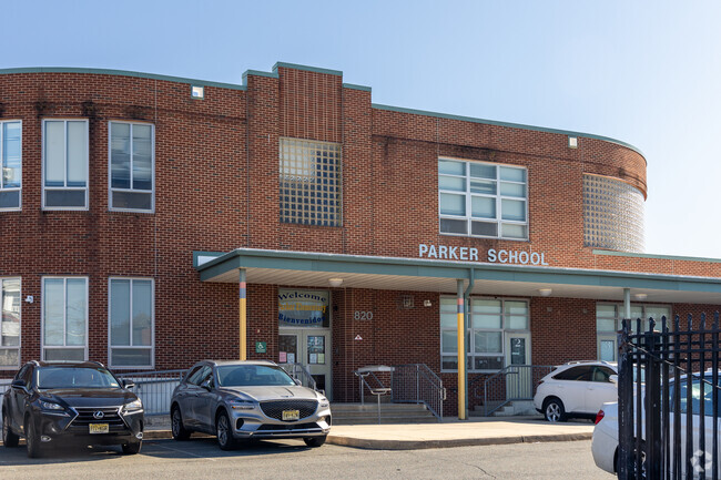 Parker Elementary School has a student-teacher ratio of 12-1.