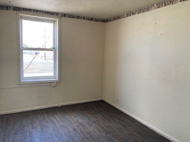 375 N Walnut St unit 2, Grand Island, NE 68801 - photo 4