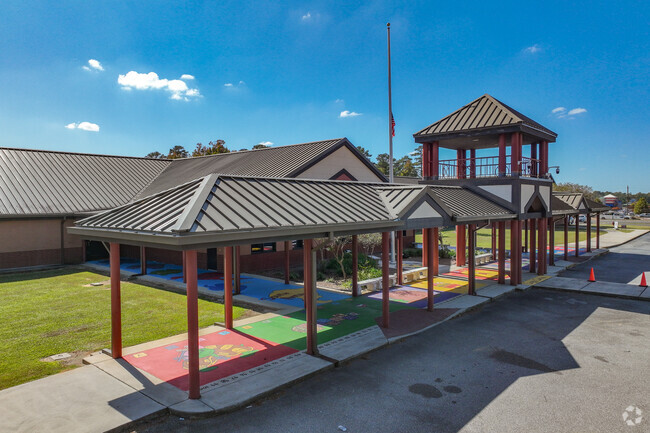 Carter Elementary School has a student teacher ratio of 16:1