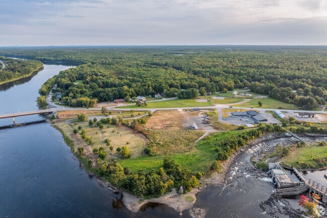 Explore the rivers and parks of Howland.