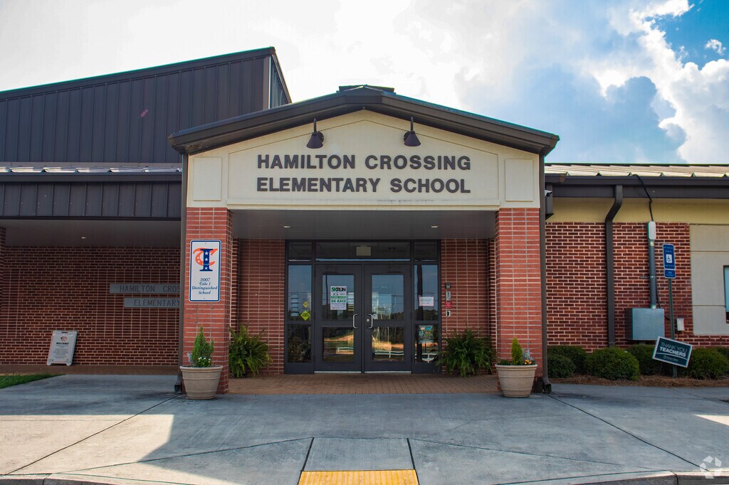Hamilton Crossing Elementary School provides education in the neighborhood of 
Bartow County.