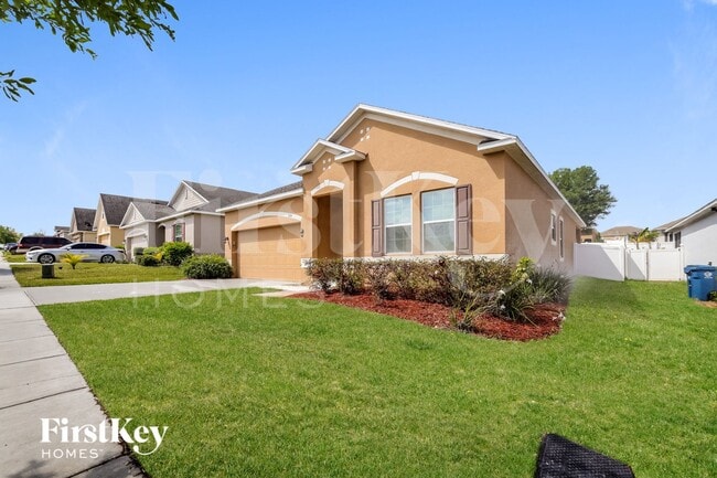 1109 Democracy Dr, Haines City, FL 33844 - photo 2