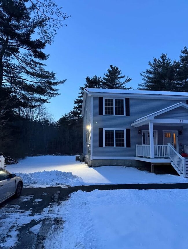 86 Reservoir Dr, Weare, NH 03281