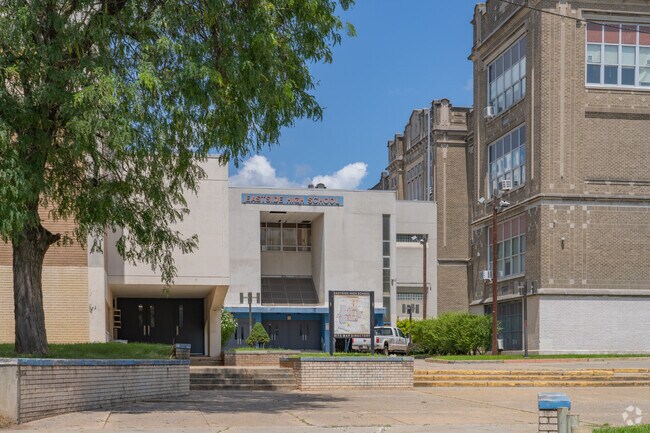Eastside High School in Paterson serves over 2,000 students in grades 9-12.
and surrounding areas.