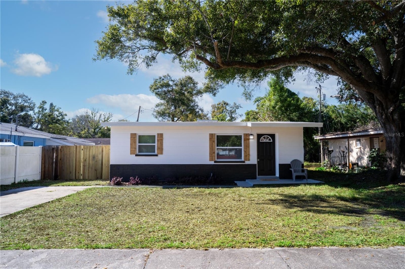 4818 68th St N, Saint Petersburg, FL 33709 - photo 1