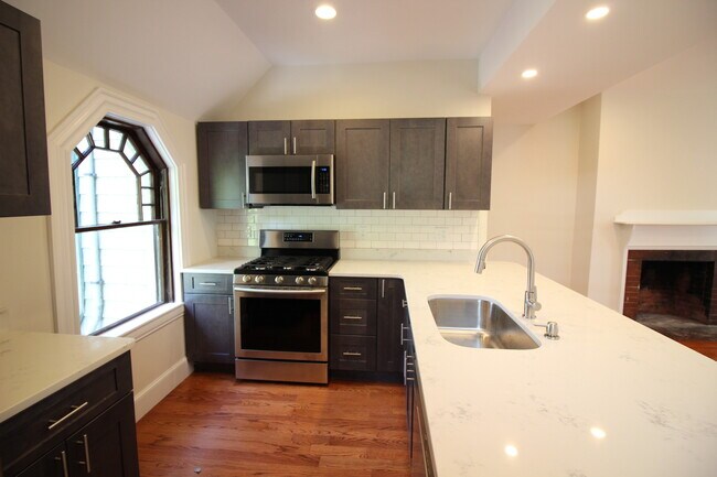 65 Beech Glen St unit 2, Roxbury, MA 02119 - photo 4