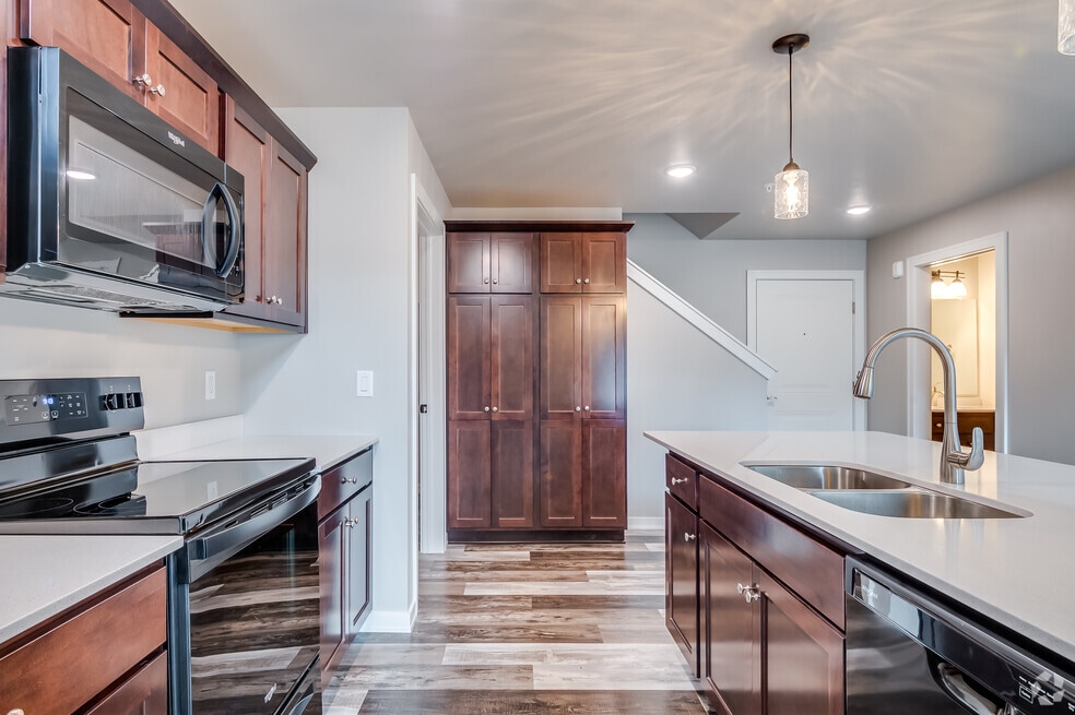 Duck Creek Landing Apartments