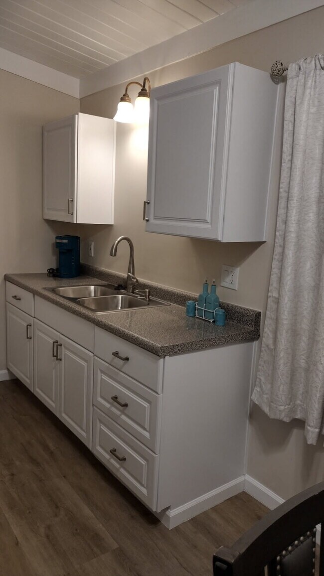 533 E Avenue q12 unit B, Palmdale, CA 93550 - photo 4