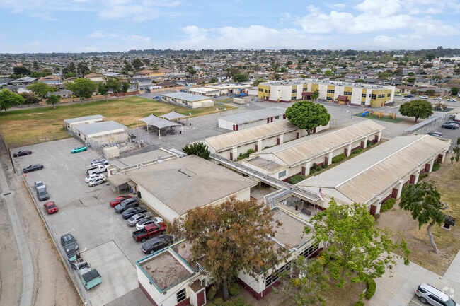 Kamala Elementary School is for students between K-8th Grade in the Kamala Park neighborhood.