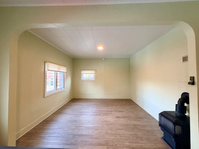 213 1/2 W Park St unit 2, Livingston, MT 59047 - photo 4