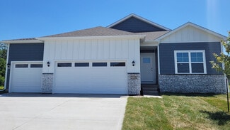 2854 Mary Green, Hiawatha, IA 52233