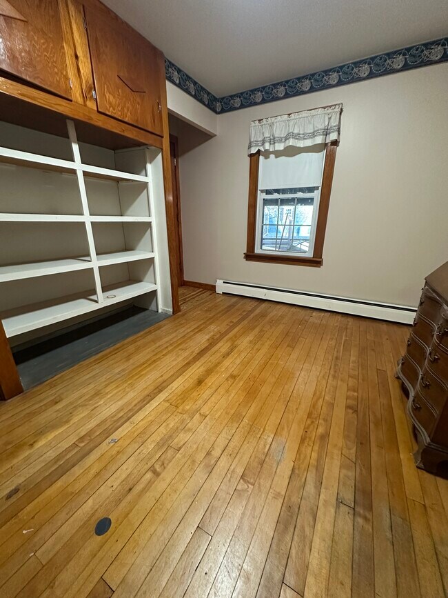 4 Maple Ave unit 4 maple abe, Claremont, NH 03743 - photo 5