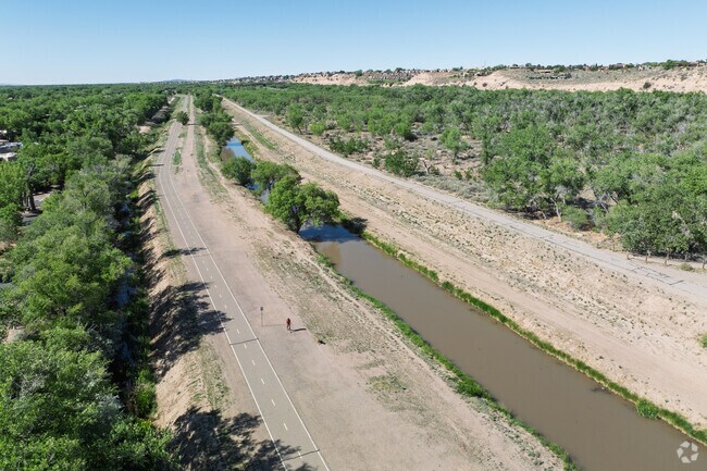 The Del Bosque Trail runs down the western perimeter of Alvarado Gardens and is popular with hikers and bikers.