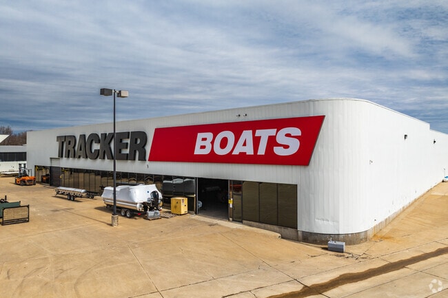 Tracker Boats in Bolivar is a large manufacturer.