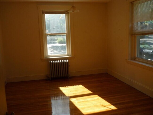 221 Freeman St unit 2, Brookline, MA 02446 - photo 2
