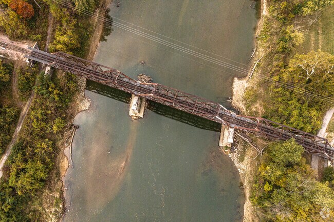 A railway bridge over the Meramec River headed into Buder North Park.