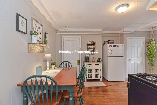 139 Hillside St unit B, Roxbury Crossing, MA 02120 - photo 5