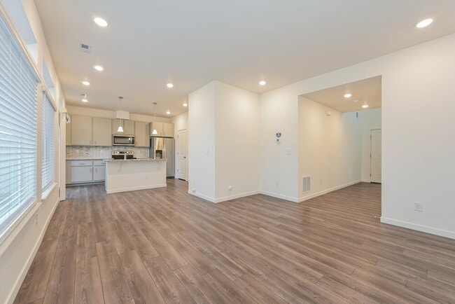 4674 N Tower Dr, Denver, CO 80249 - photo 5