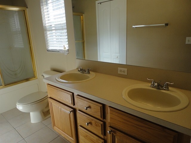 2722 Billingham Dr, Land O Lakes, FL 34639 - photo 7