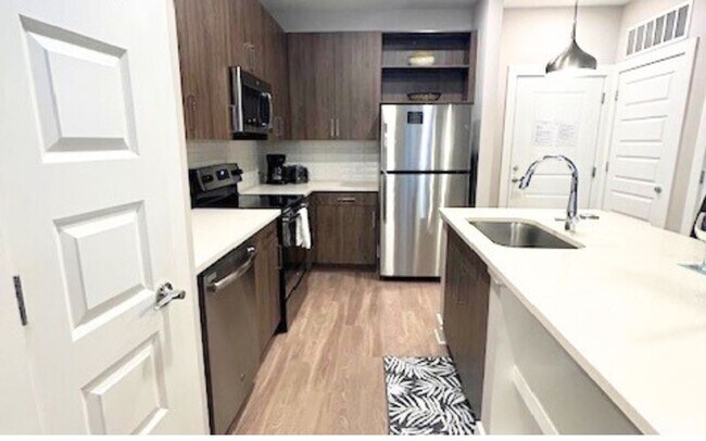 1160 Johnson Ferry Rd NE unit ID1328925P, Sandy Springs, GA 30342 - photo 2