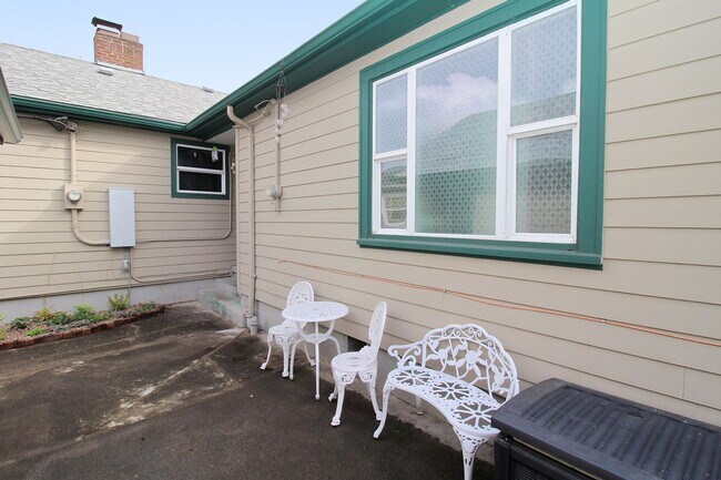 1215 NE 70th Ave unit Studio-ADU, Portland, OR 97213 - photo 2